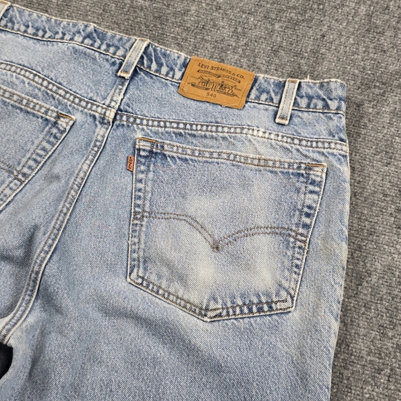 Levi's 540 Relaxed Fit Jeans Size 36x28 Light Wash Vintage Brown Tab - Picture 2 of 16